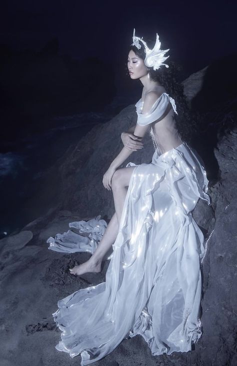 Water Dress Aesthetic, Siren Core Outfits, Mythical Folklore, Siren Wedding, Siren Clothes, Water Outfit, Siren Photoshoot, Siren Fashion, Mermaid Poses