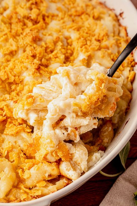 White Cheddar Recipes, Cheddar Mac And Cheese Recipe, White Cheddar Mac And Cheese, Easy Broccoli Casserole, White Mac And Cheese, Cheese Mac And Cheese, Cheddar Recipes, Baked Pasta Dishes, Cheddar Mac And Cheese