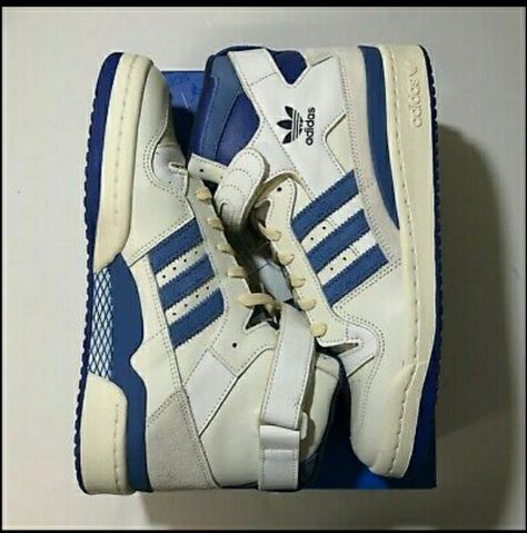 Adidas Forums, Old School Sneakers, Estilo Vans, Παπούτσια Nike Free, School Sneakers, Adidas Shoes Mens, Dr Shoes, Adidas Forum, Shoe Wishlist