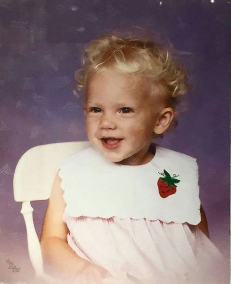 Taylor Swift Childhood, Young Taylor Swift, Lil Tay, Baby Taylor, Taylor Swift Fan Club, Estilo Taylor Swift, Taylor Swift Cute, Swift Photo, Taylor Swift 1989