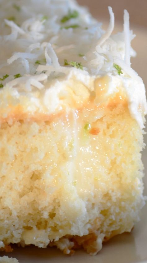 Key Lime Poke Cake, Lime Poke Cake, Poke Cake Recipes, Easy Homemade Recipes, Dump Cake Recipes, Poke Cake, Lime Pie, Coconut Recipes, Key Lime Pie