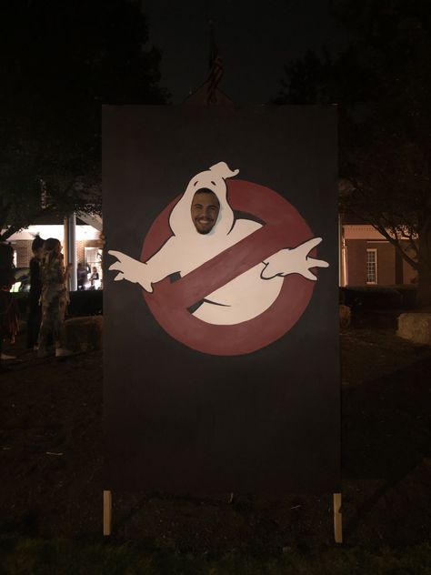 Diy ghostbusters face cutout Ghostbusters Halloween Decorations, Ghostbusters Diy, Ghostbusters Halloween, Ghostbusters Birthday, Ghostbusters Birthday Party, Halloween 80s, Ghostbusters Party, Happy Haunting, Ghost Busters