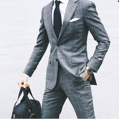 The best luxury brands, amazing clothing, accessories and many more you can buy online Terno Slim, Style Gentleman, A Man In A Suit, Der Gentleman, Man In A Suit, Mode Tips, Prom Suits, Fashion Suits, Modern Gentleman