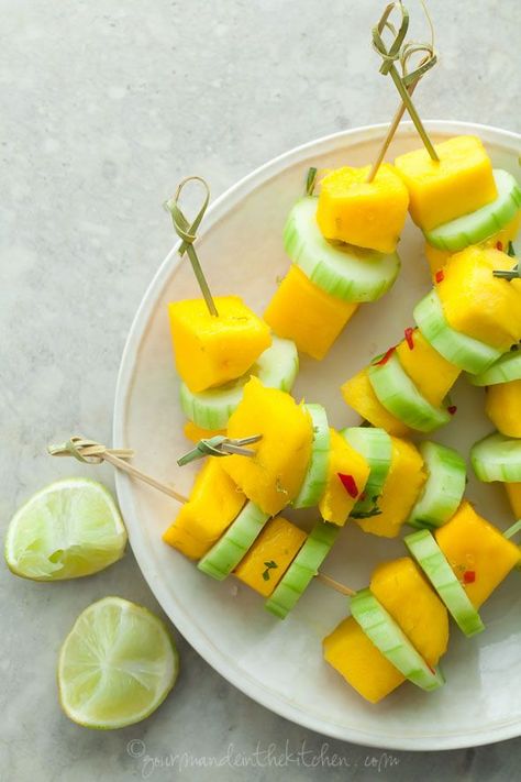 Skewers of mango and cucumber dressed with fresh chili, lime and salt are an utterly refreshing collaboration of salty, sweet, tart and spicy tastes. Cucumber Skewers, Mango Cucumber Salad, Salad Skewers, Cucumber Appetizers, Grill Dessert, Unique Salad, Summer Appetizer, Mango Salad, Summer Dishes