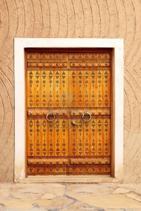 Arabian traditional door Najdi Doors, Najd Architecture, Najdi Architecture, Cheap Backyard Wedding, Arabian Pattern, Traditional Architect, Arabian Decor, Traditional Door, Mosaic Wallpaper