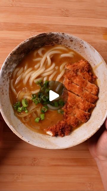 Mariah Winter on Instagram: "KATSU CURRY UDON NOODLE SOUP Such a cozy meal 😋 I didn’t include the chicken katsu recipe here but I do have recipe for it 2 videos ago or feel free to use  your favorite one! This is just the udon noodle soup portion. Hope you enjoy :)  ½ onion  2 green onions/scallions (for garnish) 1 Tbsp neutral oil 1 Tbsp sake 3 cups dashi (Japanese soup stock) (I used dashi powder to make the stock) 2 cubes Japanese curry roux  2 tsp soy sauce 2 servings udon noodles (I prefer frozen udon noodles to fresh ones. They just seem better for some reason) 1 protein of choice (I used chicken katsu but you can use pork katsu or even just thin slices of pork)  🔸Thinly slice onion and green onions/scallions. Set aside the green onion for garnish. 🔸Over medium heat add oil. Next, Udon Noodle Soup Chicken, Noodle Recipe, Curry Udon Noodle Soup, Japanese Udon Soup, Easy Udon Soup, Katsu Curry Udon, Japanese Curry Udon, Chicken Katsu Recipes, Curry Udon