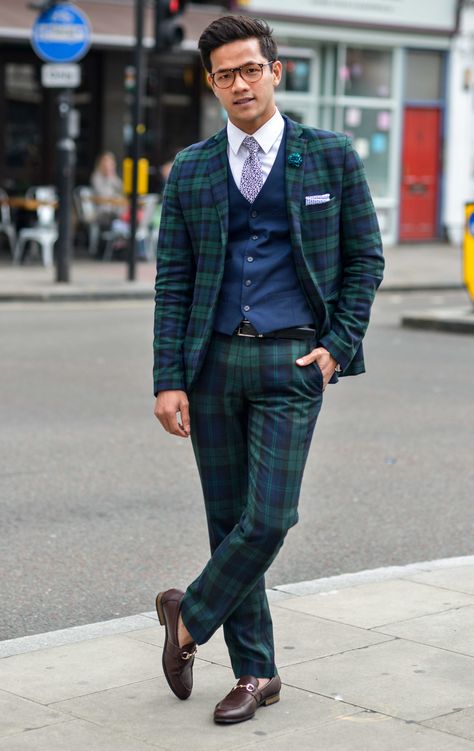 LC:M S/S 2015 www.boyfromdagbon.com for StylePilot. Loving: Suit Green Suit Outfit, Inspector Goole, Check Suits For Men, Outfit Inspiration For Men, Mohair Suit, Suit For Men Wedding, Velvet Dinner Jacket, Tartan Suit, Tartan Trousers