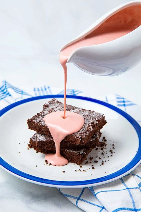 Pink Custard Recipe, Pink Custard, School Dinner Recipes, Old School Desserts, Culver’s Custard Recipe, Rhubarb Dump Cakes, Concrete Cake, Chocolate Concrete, Chocolate Flapjacks