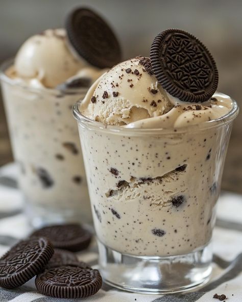 "¡Este helado de Oreo es el mejor! No hay nada como prepararlo en casa y disfrutarlo con amigos y familia.   Ingredientes: - 2 tazas de crema para batir - 1 lata de leche condensada - 1 taza de galletas Oreo trituradas   Para la receta completa y más detalles, visita el enlace en el primer comentario [👇] [👇]  #HeladoDeOreo #PostresCaseros #Delicioso #RecetaFacil #AmorEnCadaCucharada" Aesthetic Food, Oreo