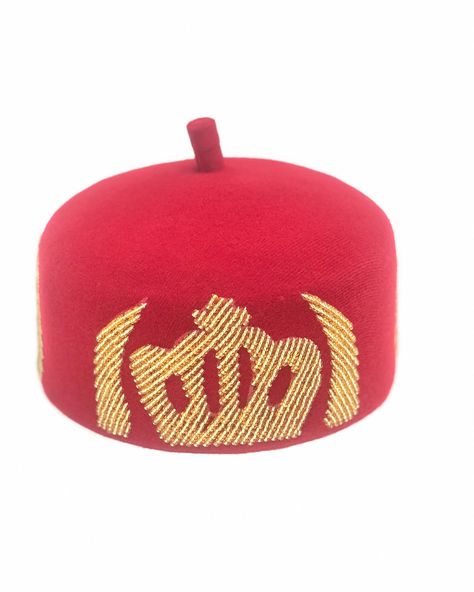 Igbo Men traditional Beaded Red Cap embellished with Crown pattern. If you are in need of a traditional chieftaincy red cap for any events be it birthdays, weddings, ceremonies, etc. Then this cap is for you. #igbobeadedcap #igboredcap #capforsale #igbochieftaincyattire #igboculture #igbosindiaspora Traditional Red Cap, Mens Dress Hats, Native Wears, Beaded Crown, Crown Cap, Crown Pattern, Hat Beret, Buy Bead, Red Cap