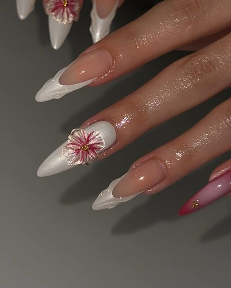 Loving this hard gel flowers 🌸💕 • • • #nails #fresnonails #559nails #nailsnailsnails #nailsnailsnails #nails559 #nailart How To Do 3d Flowers On Nails, Spider Lily Nails, Sculpted Flower Nails, Flower On Nails, 3d Flowers Nails, 3d Gel Nails, Lily Nails, Flowers Nails, Hard Gel Nails