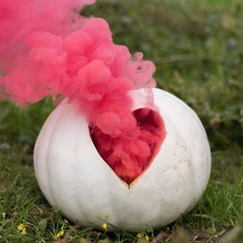 Dry Ice Gender Reveal, Fall Gender Reveal Ideas, Gender Reveal Party Food, Halloween Gender Reveal, Gender Reveal Photos, Gender Reveal Party Theme, Gender Reveal Ideas, Announcement Photos, Baby Shower Theme Decorations