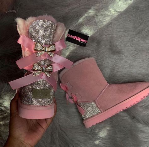 Rhinestone Ugg Boots, Ugh Boots Pink, Uggs With Rhinestones, Bedazzled Ugg Boots, Custom Ugg Boots, Bedazzled Uggs, Mercedes Lifestyle, Custom Uggs, Glitter Ugg Boots