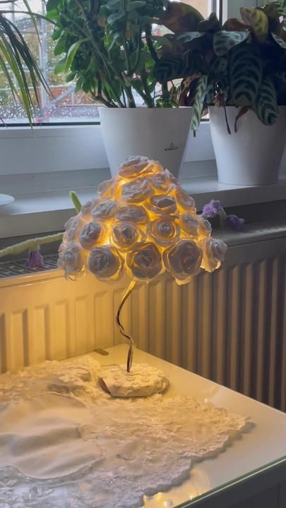 Derya on TikTok Cloud Lamp Diy, Diy Cloud Light, Rose Night, Cute Lamp, Cloud Light, Tissue Paper Crafts, Cloud Decoration, Cloud Lamp, Easy Diy Room Decor