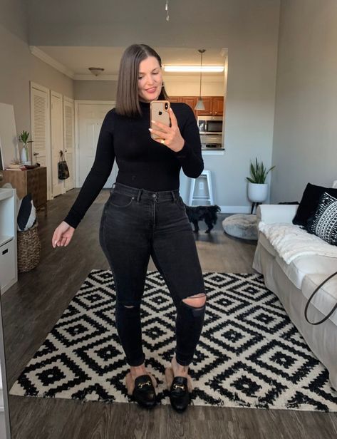 Black Legging Office Outfit, Mostly Black Outfit, All Black Curvy Outfits, Midsize Black Outfit, Midsize Style Inspiration, All Black Outfit Plus Size, Denim And Black Outfits, Fall Midsize Outfits, Midsize Outfits Fall