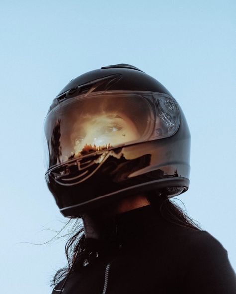 Motorcycle Helmet Aesthetic, Raven Reyes Aesthetic, Helmet Aesthetic, Motorcycle Shoot, Styling Aesthetic, Raven Reyes, Motorcycle Aesthetic, Motorcycle Photography, Biker Aesthetic