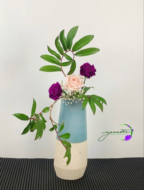 Cascading Nageire using insulin plant, roses, carnations and baby’s breath Insulin Plant, Baby S Breath, Ikebana, Glass Vase, Roses, Vase, Plants, Glass, Home Decor