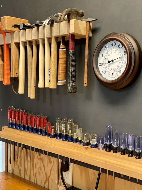 Hammer Storage, Hammer Rack, Tool Shed Organizing, Tool Wall Storage, Garage Workshop Organization, Workbench Plans Diy, Garage Tool Organization, Woodworking Tools Workshop, Garage Organization Diy