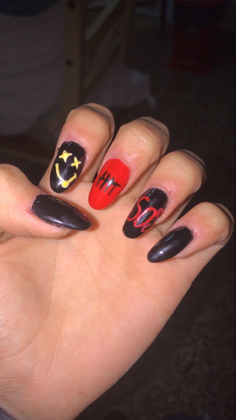 5 Seconds Of Summer Nails, 5sos Nails Designs, 5sos Inspired Nails, Youngblood 5sos, Makeup Drawings, 5sos Nails, Summer Concert Outfit, 5sos Concert Outfit, 5sos Outfits