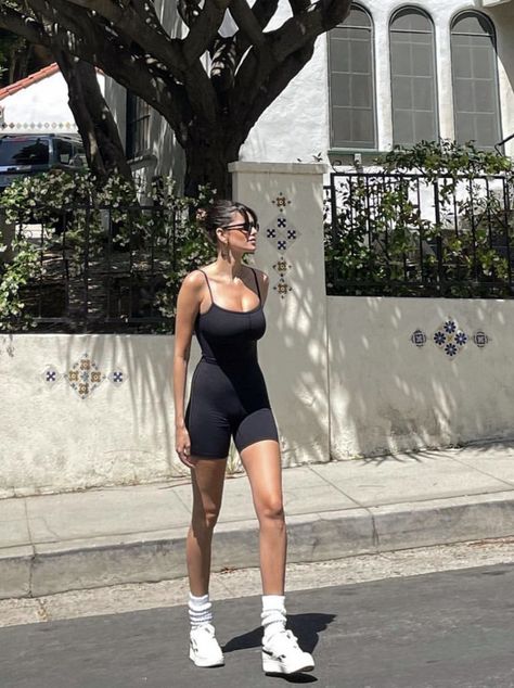 Bodysuit Styling, Romper Outfits, Pilates Wear, Romper Black, One Piece Bodysuit, Workout Outfit, Black Romper, Casual Street Style, Casual Summer Outfits