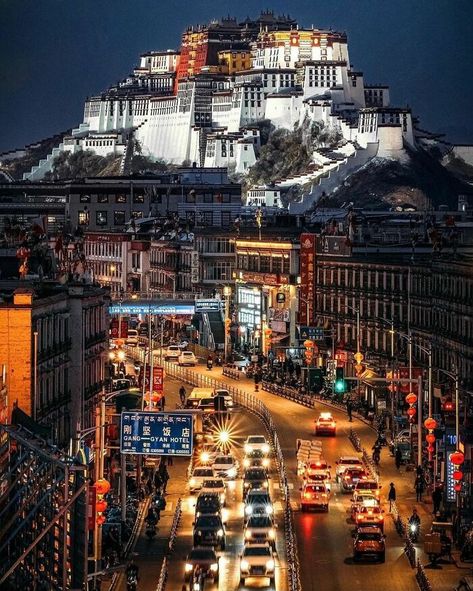 First Time Flying, Lhasa Tibet, Nova Orleans, Sears Tower, Lombard Street, Alesund, Lhasa, City Landscape, Modern City