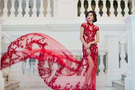 Raffles Singapore, Red Chinese Wedding Dress, Chinese Bride, Red Can, Chinese Wedding Dress, Below The Knee Dresses, Asian Wedding Dress, Pakistani Wedding Dress, Red Wedding Dresses