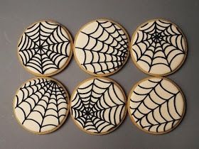 IMG 3345 Spiderweb Cookies, Spider Web Cookies, Halloween Sugar Cookies Decorated, Halloween Backen, Dessert Halloween, Cookies Halloween, Halloween Cookies Decorated, Halloween Sugar Cookies, Halloween Fest