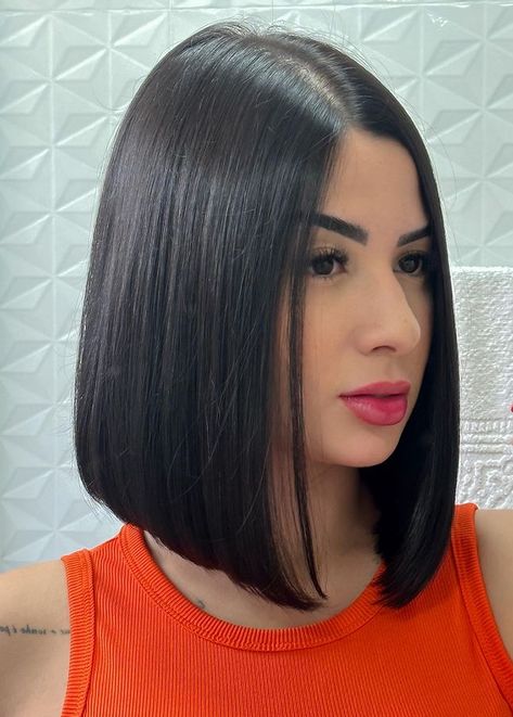 Hair Ritual, Short Layered Bob Hairstyles, Layered Bob Short, Hair Scarf Styles, Shoulder Hair, Layered Bob Hairstyles, Everyday Fashion Outfits, Penteado Cabelo Curto, Hair Color And Cut