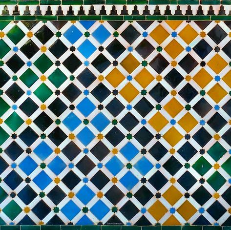 Courtyard Tiles, Alhambra Granada, Islamic Patterns, Granada Spain, Concrete Crafts, Tile Patterns, Sticker Art, Granada, Quilt Pattern