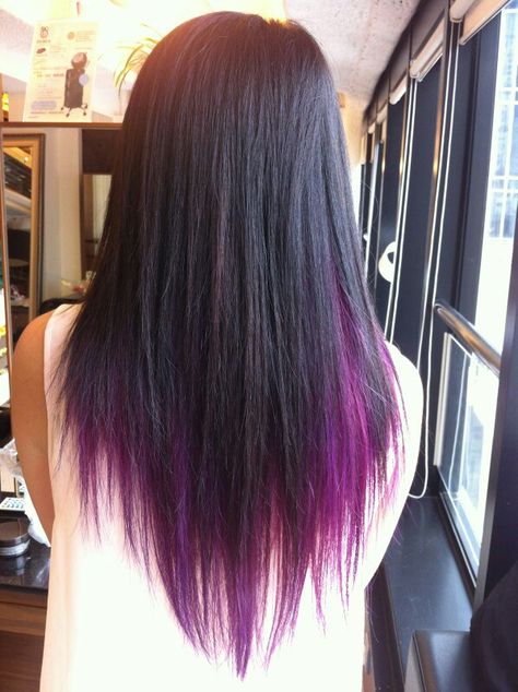 Black hair with purple underneath and on the ends Blue Hair Underneath, Purple Underneath Hair, Brown Layered Hair, Hair With Purple, Purple Brown Hair, Blonde Dye, Underlights Hair, Peekaboo Highlights, Purple Tips