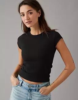 American Eagle Outfitters Brandy Melville Outfits Aesthetic, Plain Tee Shirts, Tee Shirt Outfit, Outfit Festival, Casual Summer Outfits For Women, Fashion Stand, American Eagle Tops, Baby Shorts, Simple Shirts