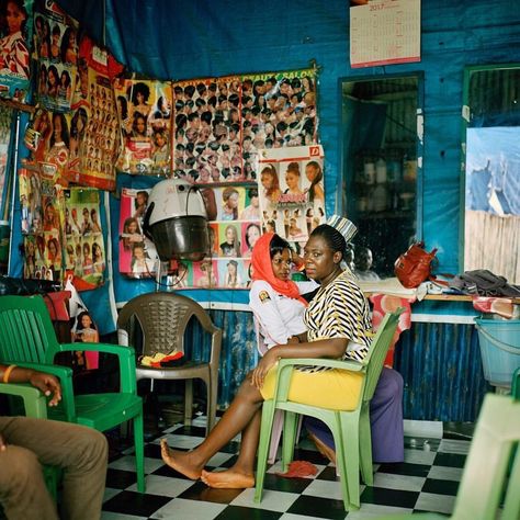 African Hair Salon, Afro Hair Salon, Afrique Art, South Sudan, Photographie Portrait Inspiration, Black Photography, African Hair, Afrocentric Art, 3d Tattoo