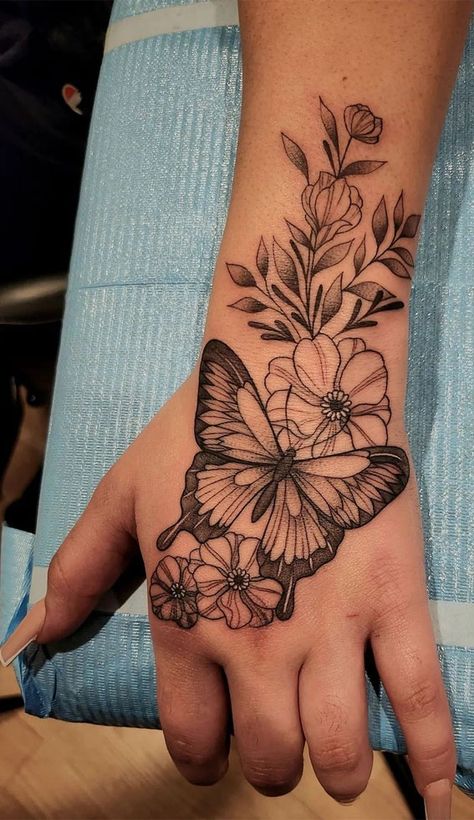 Butterfly Tattoo With Flowers, Tattoo Bicep, Tattoo Y2k, Grunge Butterfly, Tattoo Knee, Realistic Butterfly Tattoo, Butterfly Tattoos Images, Night Butterfly, Butterfly With Flowers Tattoo