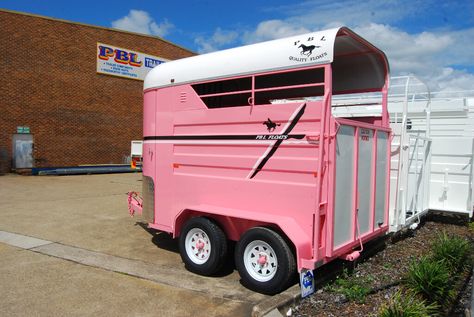 Custom Painted Double Horse Float Pink Horse Trailer, Horse Float Ideas, Horse Trailer Paint Ideas, Painted Horse Trailer, Trailer Hacks, Horse Float, Barrel Racing Tips, Homesteading Animals, Livestock Trailers