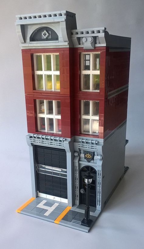 Lego Fire Station Moc, Lego Fire Station, Lego City Ideas, Lego City Fire Station, Lego Architecture Building, Lego City Fire Truck, Lego Hacks, Lego City Fire, Lego Houses