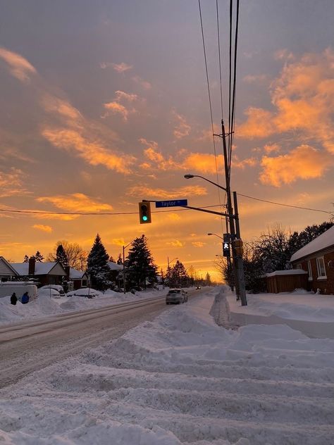 Snowy sunset is Toronto #sunset #toronto #travel #aesthetic Aesthetic Canada, Toronto Sunset, Snowy Sunset, Toronto Travel, Sunset Aesthetic, Dream Board, Travel Aesthetic, Toronto, Travel