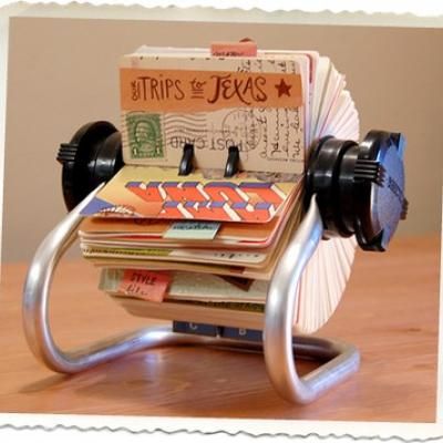 Rolodex Travel Scrapbook {Travel Memorabilia}would be great idea...I leave all my tips on my map...but when it needs to be replaced....? maybe so! Diy Journals, Tutorial Origami, Travel Memorabilia, Travel Album, Smash Books, Photo Scrapbook, Diy Journal, E Card, Crafty Craft