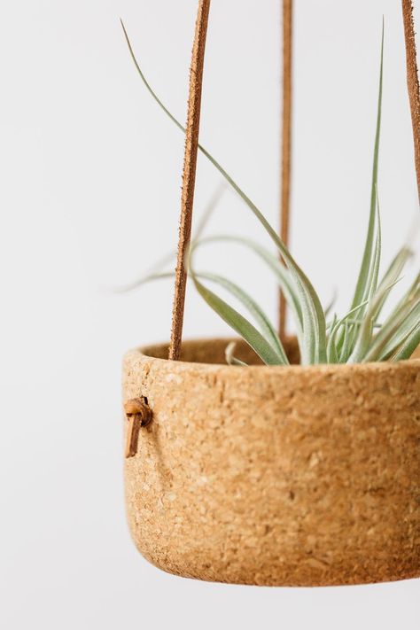 Melanie Abrantes’ Winter Collection introduces new products and a new material- leather- to the designer’s line of home goods focused on showcasing the natural... Diy Planters Indoor, Cork Planters, Pot Gantung, Trendy Interior Design, Potted Plants Outdoor, Diy Pots, Cork Crafts, Vintage Planters, Large Planters