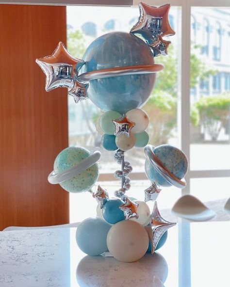 Space Themed Centerpieces, Space Theme Centerpiece Ideas, Space Centerpiece Ideas, Space Centerpieces, Themed Centerpieces, Astronaut Party, Balloon Artist, Boys First Birthday Party Ideas, Astronaut Birthday