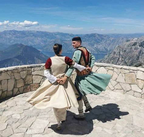 Montenegro I Got U, Folk Clothing, Serbia And Montenegro, Folk Dance, Gcse Art, Eastern European, Folk Costume, People Of The World, Traditional Dress