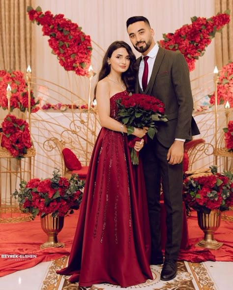 Engagement Red Dress, Engagement Dress Red, Engagement Couple Dress, Engagement Party Photo Ideas, Muslim Wedding Gown, Engagement Themes, Miniature People, Desi Wedding Dresses, Thai Wedding