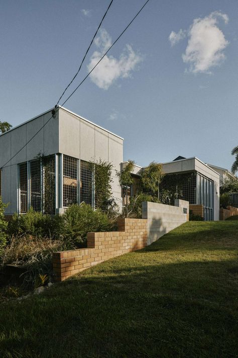 Photo 5 of 5267 in Photos - Dwell Concrete Siding, Brick Siding, Metal Siding, Siding Materials, Concrete Blocks, Brick House, Modern Architecture, Building A House, Exterior