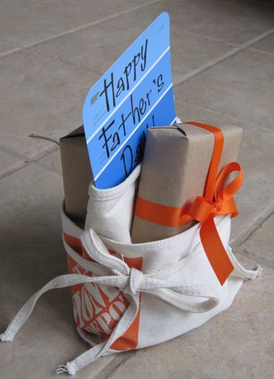 Wrapping idea for guy using home depot apron (Aprons only $0.77!) Notice the paint chip for the card. Home Depot Apron, Cars Ideas, Cool Fathers Day Gifts, Brown Paper Packages, Fathers Day Crafts, Wrapping Ideas, 30 Gifts, Happy Father's Day, Paint Chips