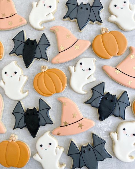 Whitney Bailey (@baileylanebakingco) • Instagram photos and videos Boss Cookies Decorated, Spooky One Cookies, Halloween Cookie Designs, Spooky One, Halloween Cookies Decorated, At Noon, Halloween Food For Party, Cute Cookies, Halloween Cookies