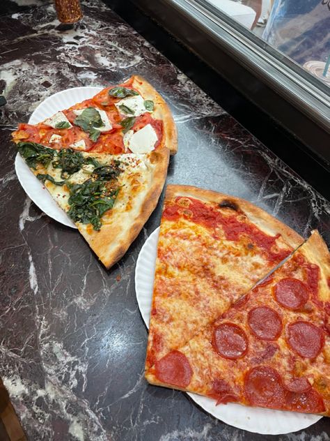 Joes Pizza New York, New York City Pizza, Ny Pizza Aesthetic, Joe's Pizza New York, Bronx New York Aesthetic, New York Pizza Aesthetic, Princesses Diaries, Pizza Joes, Thing Aesthetic