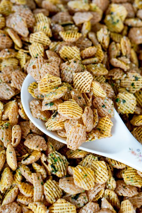 Furikake Chex Mix Recipe - Mochi Mommy Japanese Chex Mix Recipe, Furikake Chex Mix Recipes, Savory Chex Mix Recipes, Savory Chex, Savory Chex Mix, Salty Chex Mix, Hawaiian Snacks, Snack Mix Recipe, Hawaiian Foods