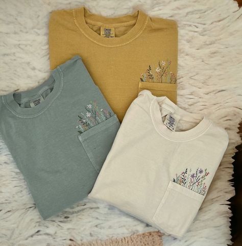 Spring Clothing, Comfort Colors Tshirt, Floral Pocket, Hand Embroidery Projects, Embroidered Tee, Embroidered Crewneck, Shirt Embroidery, Flower Shirt, Embroidery Inspiration