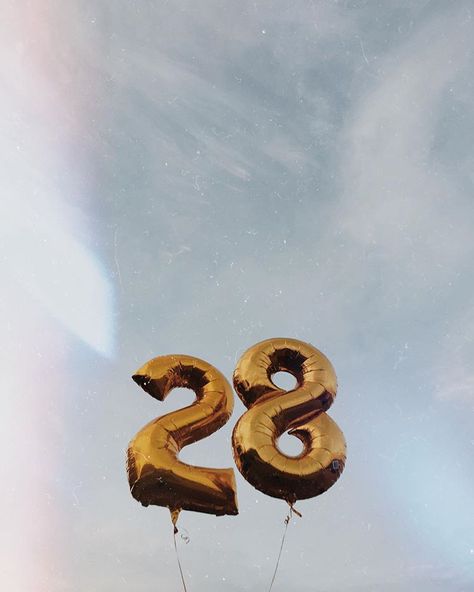 S A R A M I L L E R ✨🌙 on Instagram: “hello twenty eight! and cheers to a week of celebrations. #hbdtome” 28th Birthday Photoshoot, 28th Birthday Quotes, 28th Birthday Ideas, Balloons Pictures, Sara Grace, Happy 28th Birthday, Birthday Balloons Pictures, Balloons Photography, Balloon Pictures