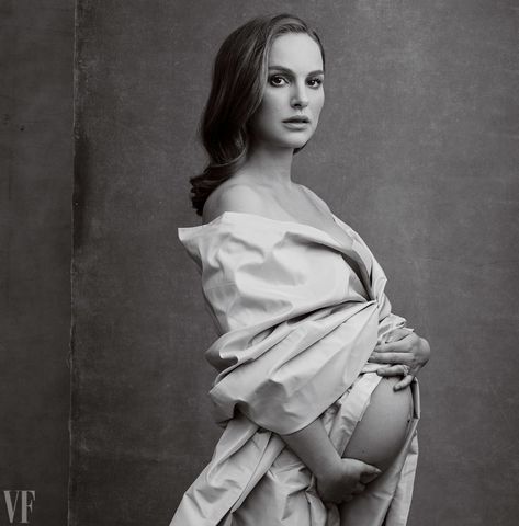 Vanity Fair Hollywood Issue, Pregnancy Info, Pregnancy Information, Pumping Moms, Baby Sleep Problems, Foto Baby, Pregnant Mom, Pregnant Woman, Natalie Portman