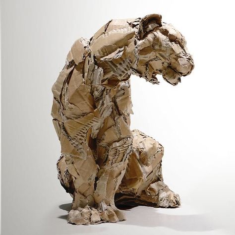 Cardboard Sculpture Animal, Carton Sculpture, Cardboard Sculptures, Tiger Sculpture, Sculpture Nature, Cardboard Art Sculpture, Cardboard Animals, Sculpture Diy, Cardboard Model